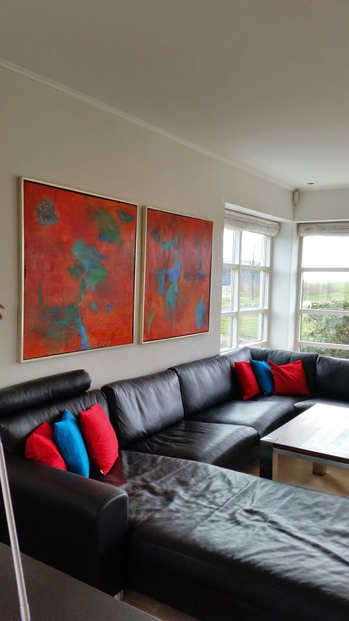 Malerier leveret til Erik og Marianne Dalsro Jørgensen. 80 x 80 x 2 hænger smukt i deres stue.